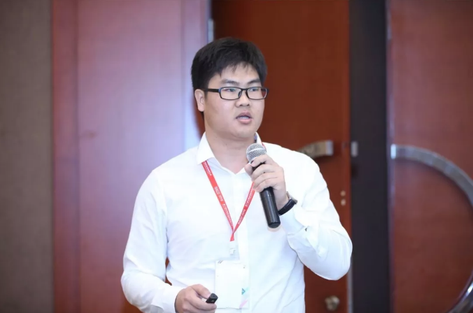 深信服云计算BU架构师杨旭荣先生就“传统企业云化IT架构建设之路”带来精彩分享 深信服云计算BU架构师杨旭荣先生就“传统企业云化IT架构建设之路”带来精彩分享
